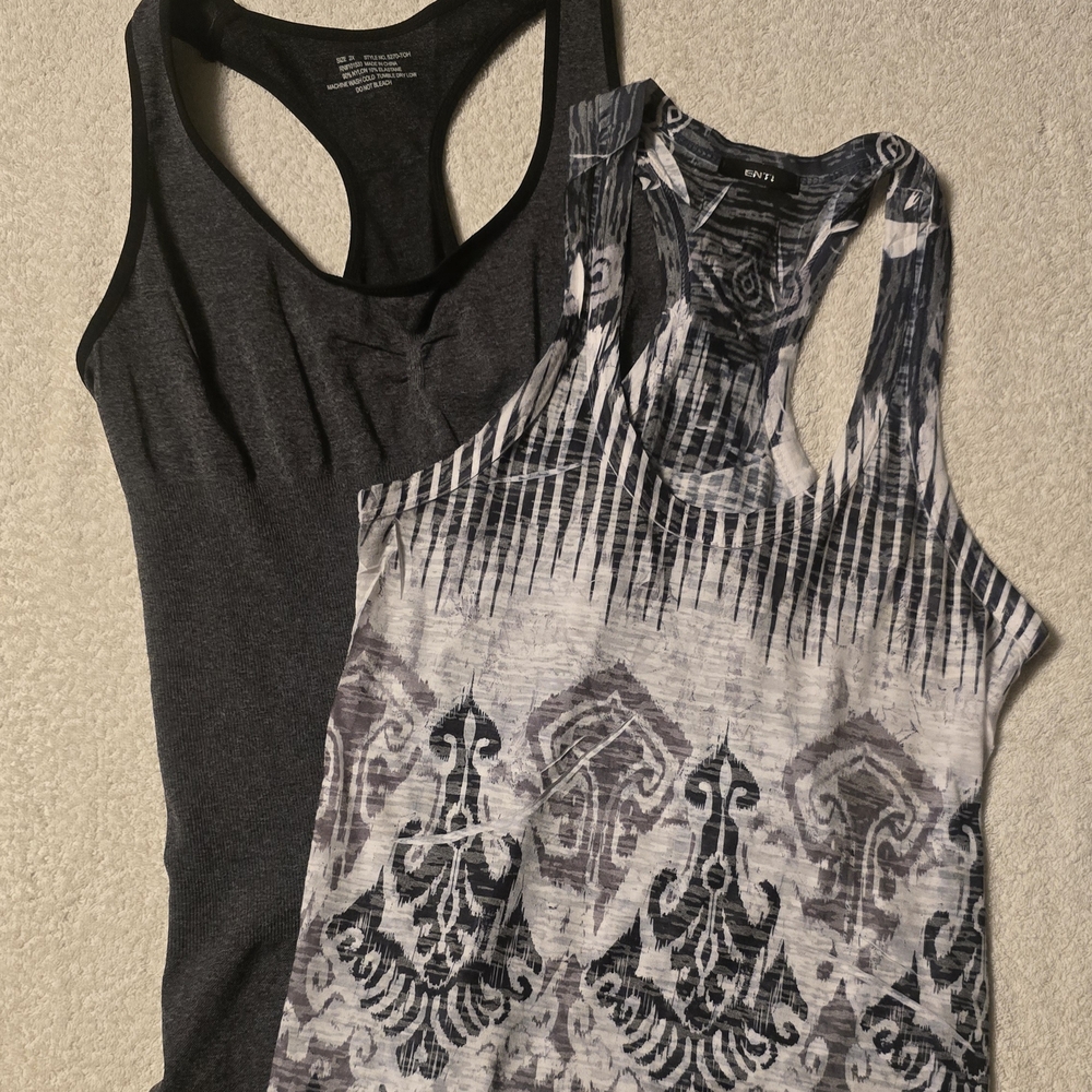 2-ONYX Women's Gray and Black Tank Tops